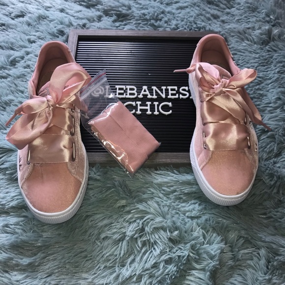 LAST ONE!! New Size 8.5 Puma Pink Floral Sneakers - Picture 3 of 5